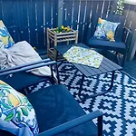 With Terrace And Barbecue Area דירה